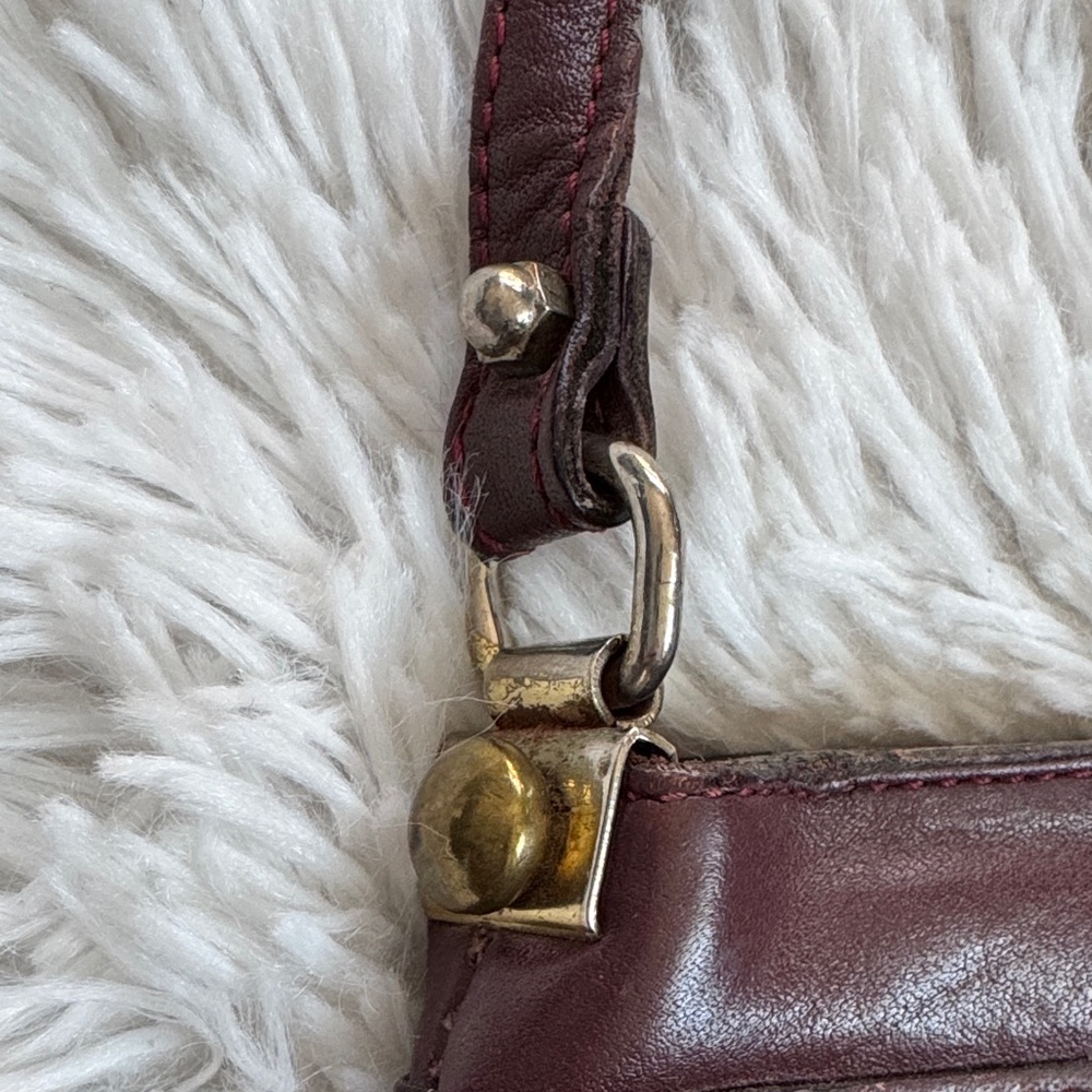 90s Retro Etienne Aigner Shoulder/Crossbody Signature Oxblood Leather Purse - Picture 4 of 15